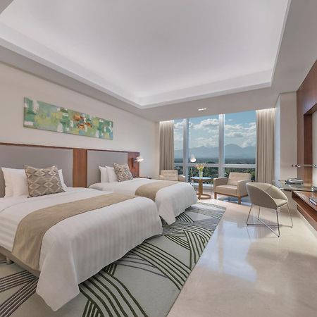 Richmonde Hotel Iloilo Екстериор снимка