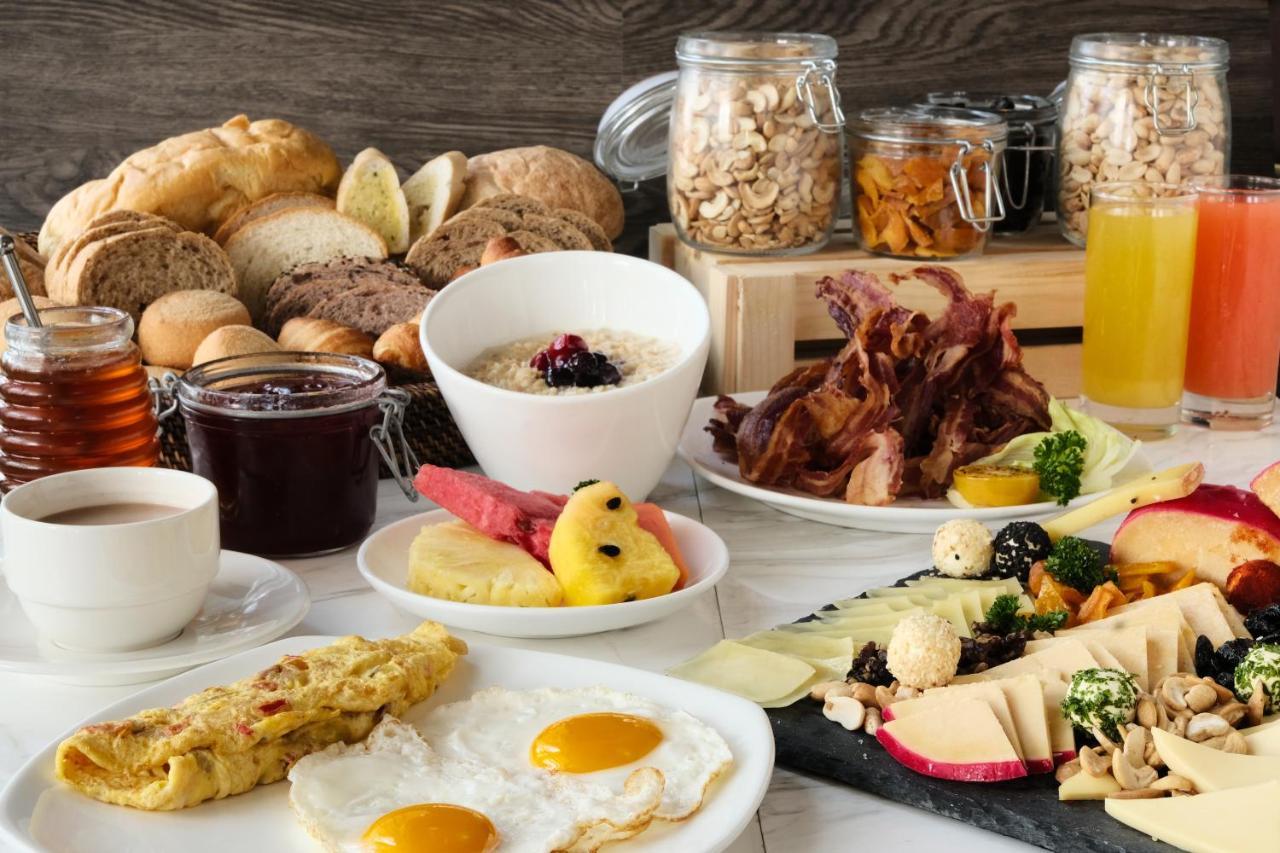 Richmonde Hotel Iloilo Екстериор снимка