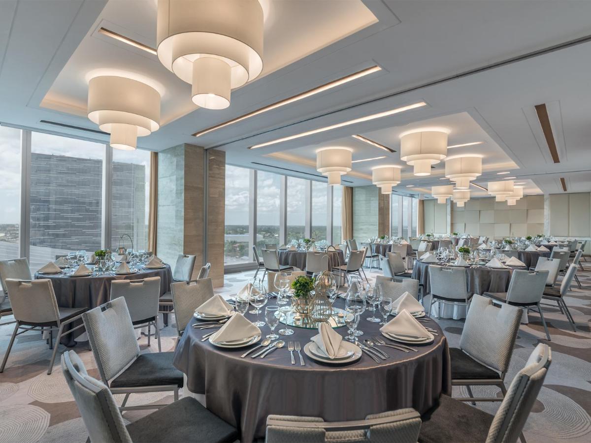 Richmonde Hotel Iloilo Екстериор снимка