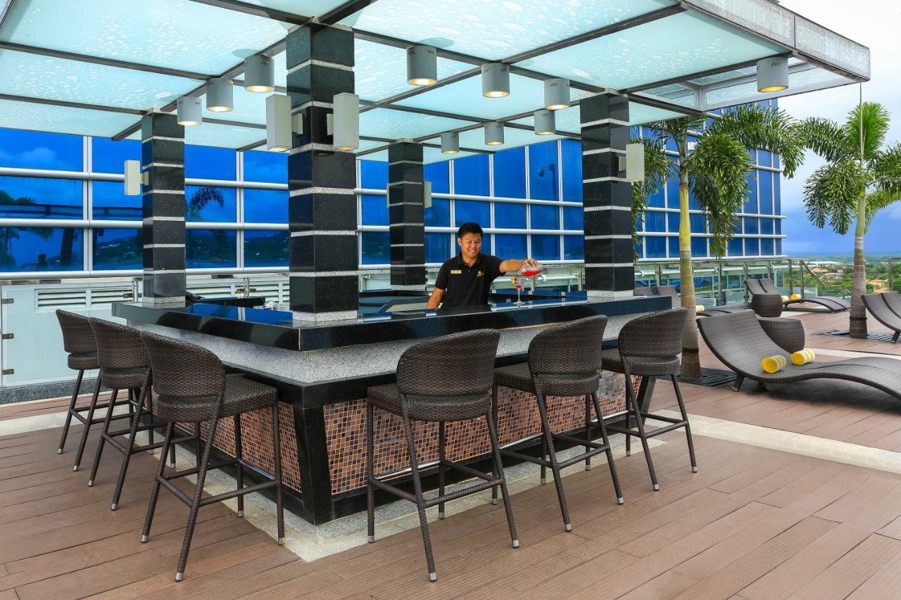 Richmonde Hotel Iloilo Екстериор снимка